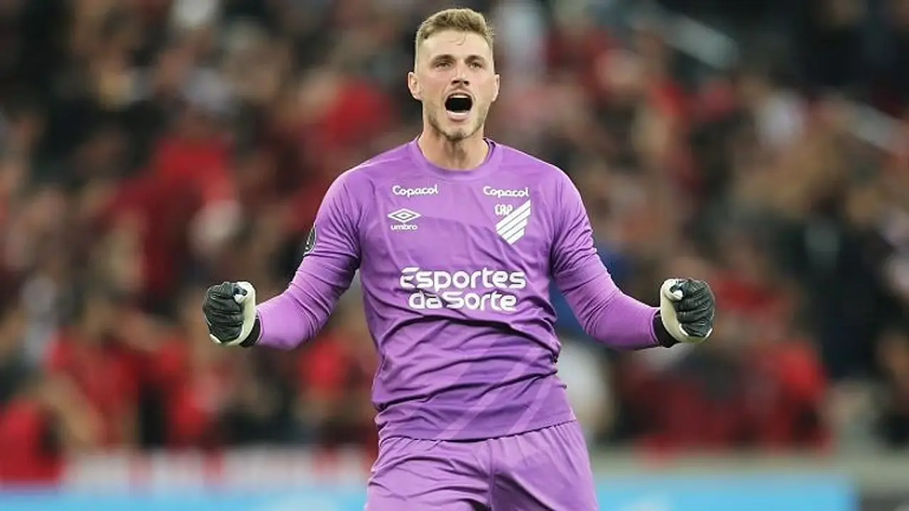 حارس النصر يوضح أسباب الفوز الكبير على الوصل في تصريحات خاصة